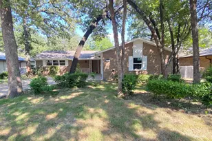 1016 Keith Dr, Hurst, TX 76053 - Photo 2