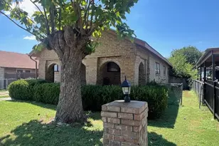 716 E Harvey Ave, Fort Worth, TX 76104 - Photo 2