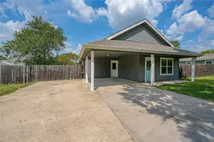 1228 Jones St, Greenville, TX 75401 - Photo 2