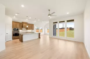 264 Coronado Ct, Granbury, TX 76049 - Photo 14