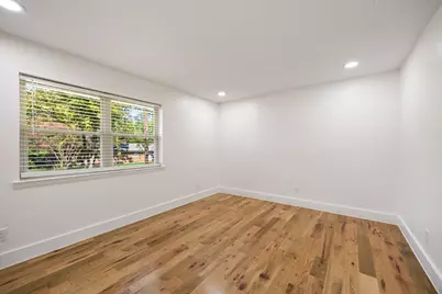 107 E Bayside Drive, Mabank, TX 75156 - Photo 6