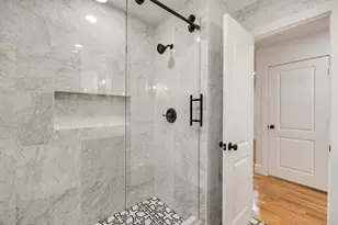 107 E Bayside Dr, Mabank, TX 75156 - Photo 6