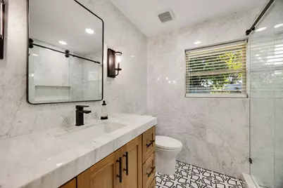 107 E Bayside Drive, Mabank, TX 75156 - Photo 8