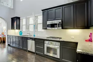 2221 Longwood Dr, Carrollton, TX 75010 - Photo 4