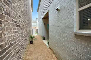 2221 Longwood Dr, Carrollton, TX 75010 - Photo 28