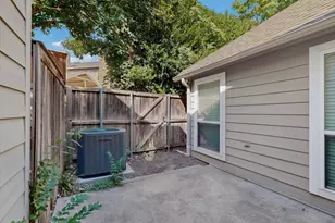 8437 Towneship Ln, Dallas, TX 75243 - Photo 40