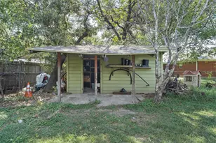 1005 E Craven Ave, Lacy Lakeview, TX 76705 - Photo 14