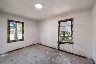 1005 E Craven Ave, Lacy Lakeview, TX 76705 - Photo 8