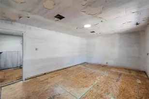 1005 E Craven Ave, Lacy Lakeview, TX 76705 - Photo 6