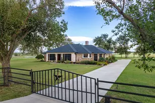 1642 Texas Longhorn Trl, Gunter, TX 75058 - Photo 1