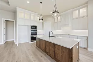 136 Grey Wolf, Godley, TX 76044 - Photo 14