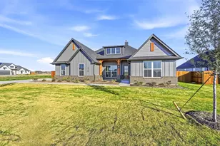 136 Grey Wolf, Godley, TX 76044 - Photo 2