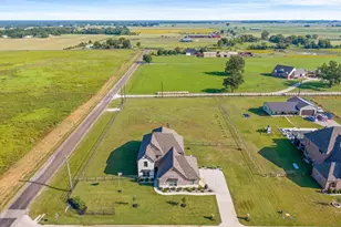 701 Olivia Ln, Collinsville, TX 76233 - Photo 1