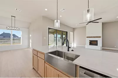 129 Mikasi, Godley, TX 76044 - Photo 10