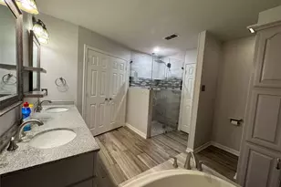 6023 Melrose Cir, Granbury, TX 76049 - Photo 16