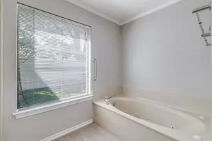 8307 Southmeadow Cir, Dallas, TX 75231 - Photo 20