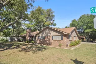 1107 Stanwood Ave, Cleburne, TX 76033 - Photo 2