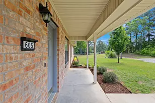 605 Briarwood Dr, Gladewater, TX 75647 - Photo 12