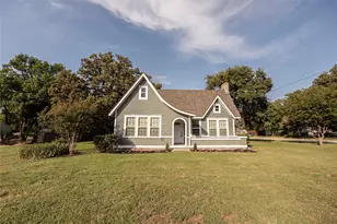 500 Denison St, Nocona, TX 76255 - Photo 2