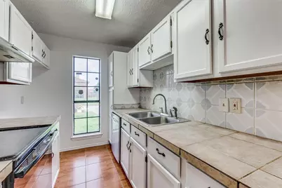 2917 Tanglewood Drive, Lancaster, TX 75134 - Photo 10