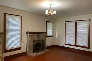 302 W College St, Athens, TX 75751 - Photo 2