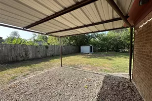 330 E Wilson Ave, Pilot Point, TX 76258 - Photo 16