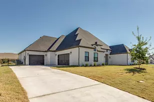 1140 Macgregor Ln, Gunter, TX 75058 - Photo 2