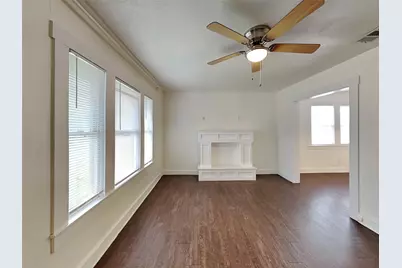 2911 Ryan Avenue #Front, Fort Worth, TX 76110 - Photo 2