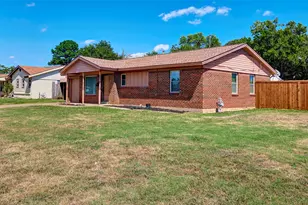 2612 W Rochelle Rd, Irving, TX 75062 - Photo 1