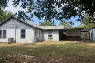 1101 Texas St, Graham, TX 76450 - Photo 6