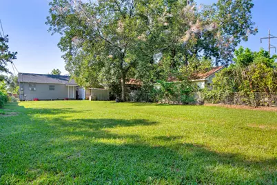 709 W Hanna Street, Denison, TX 75020 - Photo 18