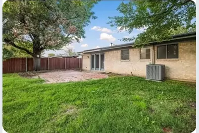 2847 Rochelle Road, Irving, TX 75062 - Photo 10