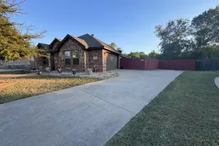 902 Blue Quail Run, Glenn Heights, TX 75154 - Photo 22