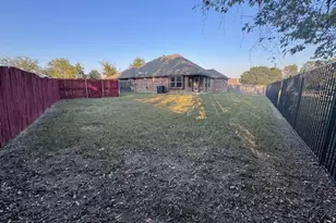 902 Blue Quail Run, Glenn Heights, TX 75154 - Photo 18