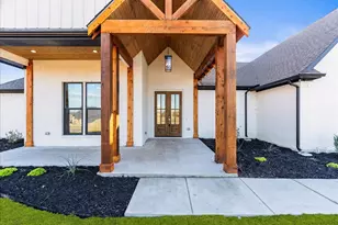 6421 Starlight Ranch Rd, Godley, TX 76044 - Photo 2