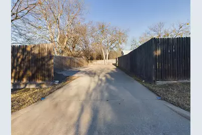 1432 W Torrey Street, Granbury, TX 76048 - Photo 26