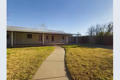 1432 W Torrey Street, Granbury, TX 76048 - Photo 22