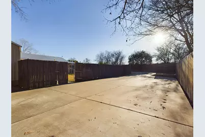 1432 W Torrey Street, Granbury, TX 76048 - Photo 24