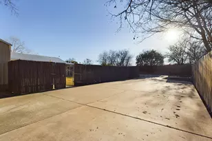 1432 W Torrey St, Granbury, TX 76048 - Photo 24