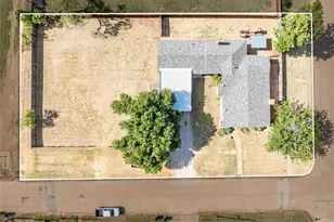 1000 W Hullum St, Breckenridge, TX 76424 - Photo 4