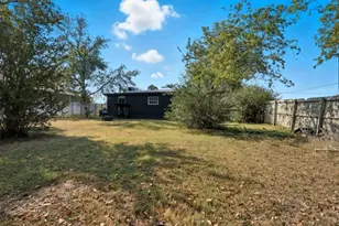 1811 Main St, Sulphur Springs, TX 75482 - Photo 10