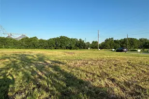 523 W Oak St, Gunter, TX 75058 - Photo 1