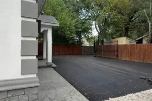 306 Broadmoor, Arlington, TX 76010 - Photo 10