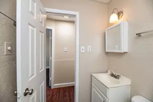 1037 E Tucker St, Fort Worth, TX 76104 - Photo 12