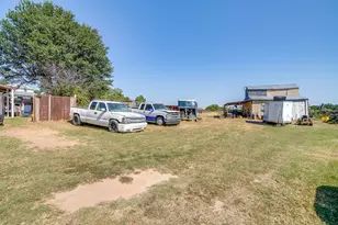 1035 Summit Dr, Springtown, TX 76082 - Photo 38