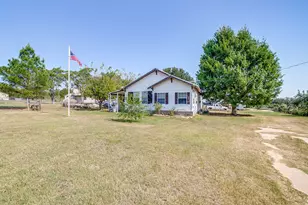 1035 Summit Dr, Springtown, TX 76082 - Photo 8