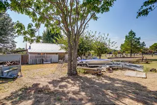 1035 Summit Dr, Springtown, TX 76082 - Photo 36