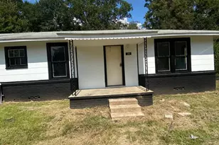 205 Gammage St, Elkhart, TX 75839 - Photo 2