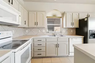 2680 Silver Hill Dr, Fort Worth, TX 76131 - Photo 8