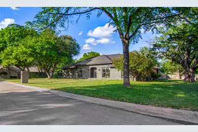 9917 Sandalwood Drive, Woodway, TX 76712 - Photo 2